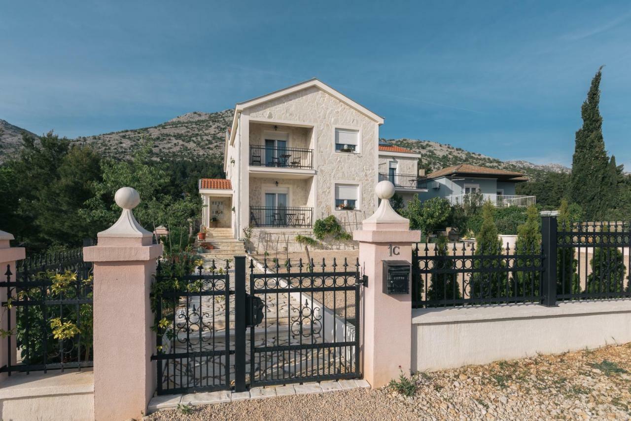 Hedon-Stone Apartment Стариград-Пакленица Екстериор снимка