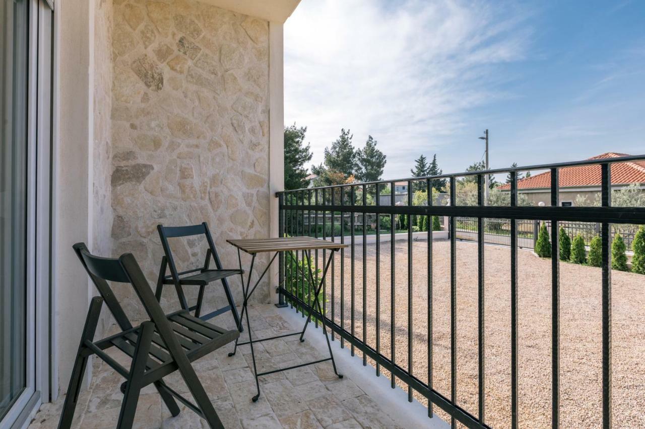 Hedon-Stone Apartment Стариград-Пакленица Екстериор снимка