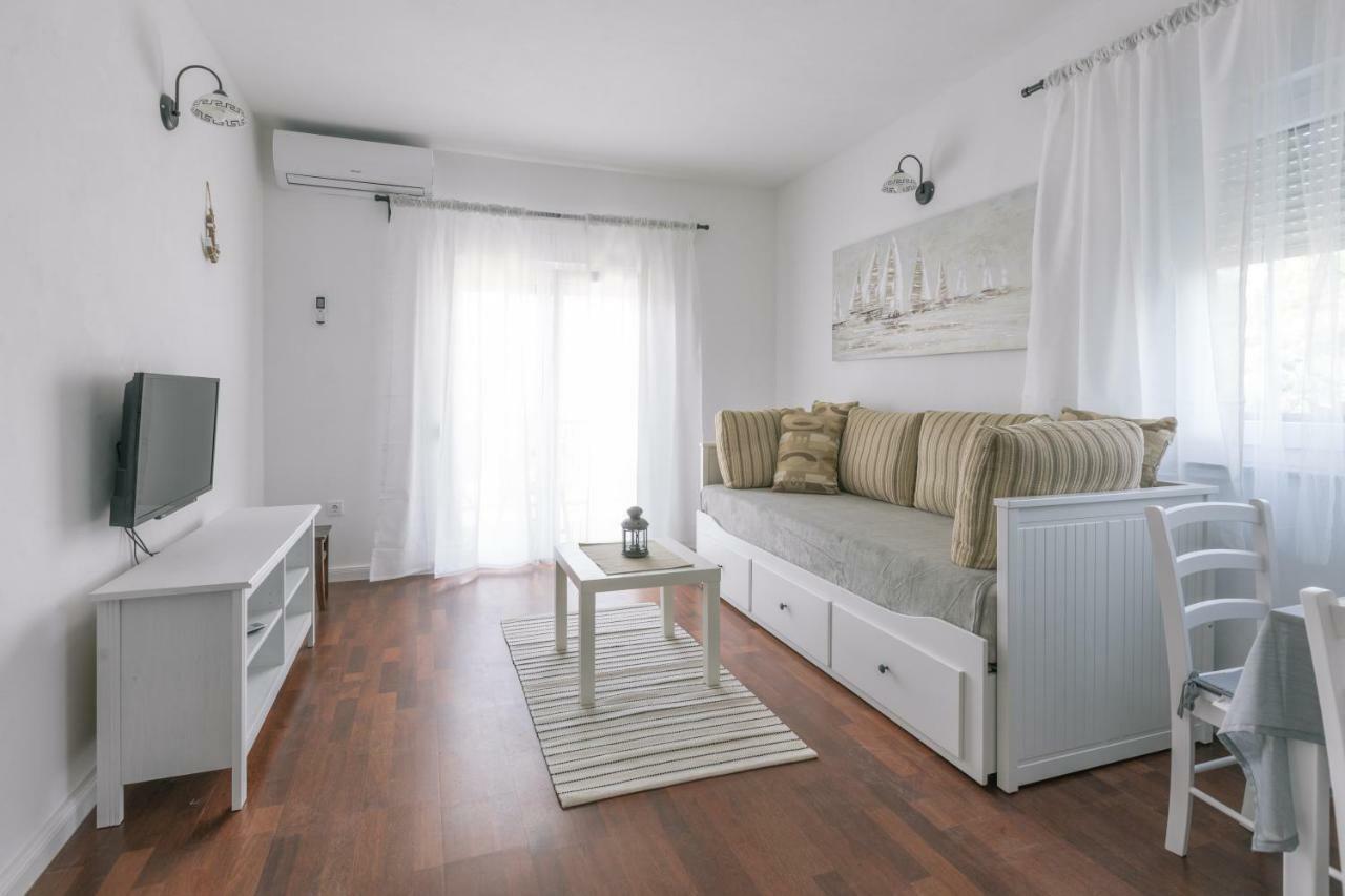 Hedon-Stone Apartment Стариград-Пакленица Екстериор снимка