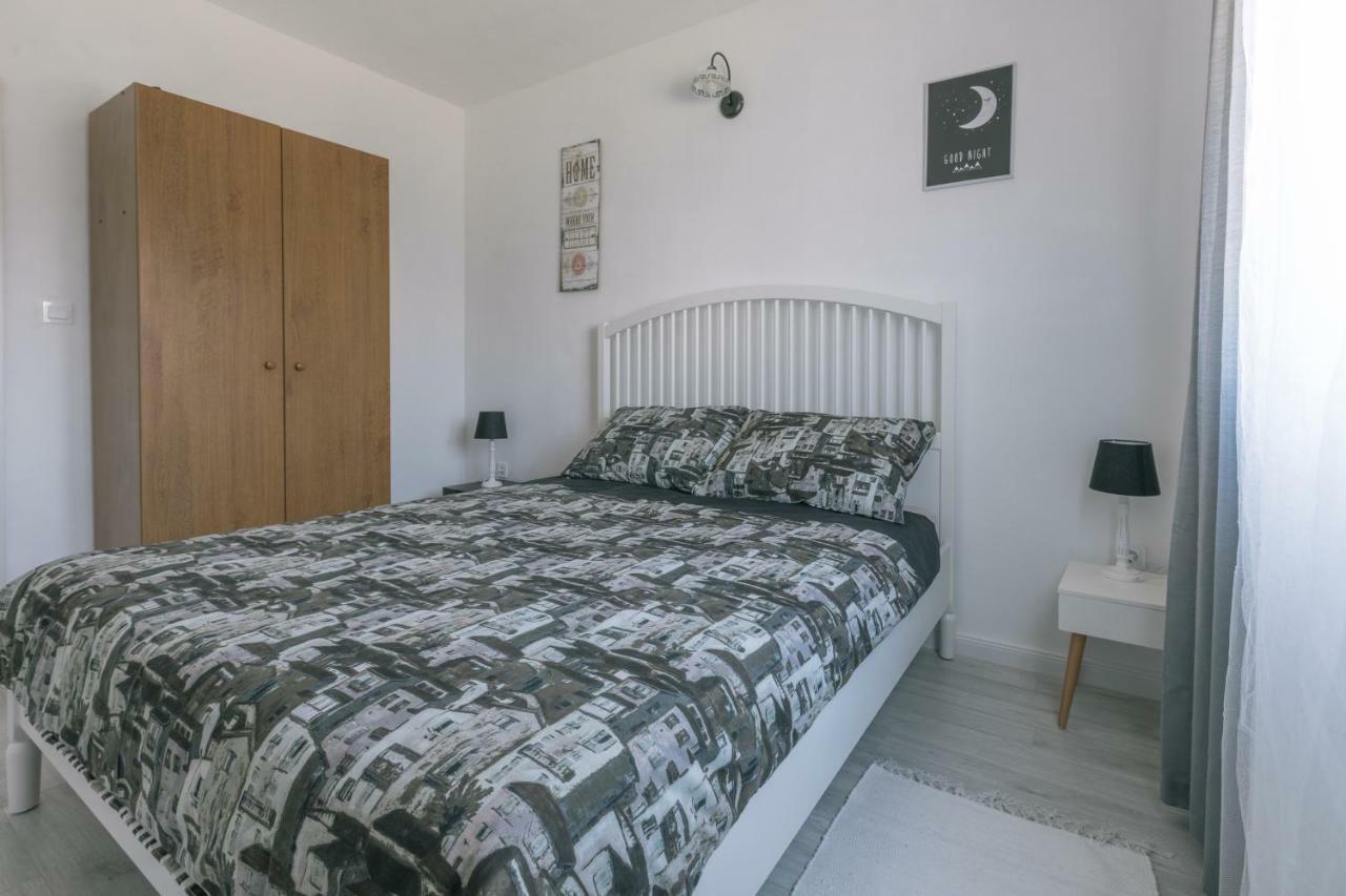 Hedon-Stone Apartment Стариград-Пакленица Екстериор снимка
