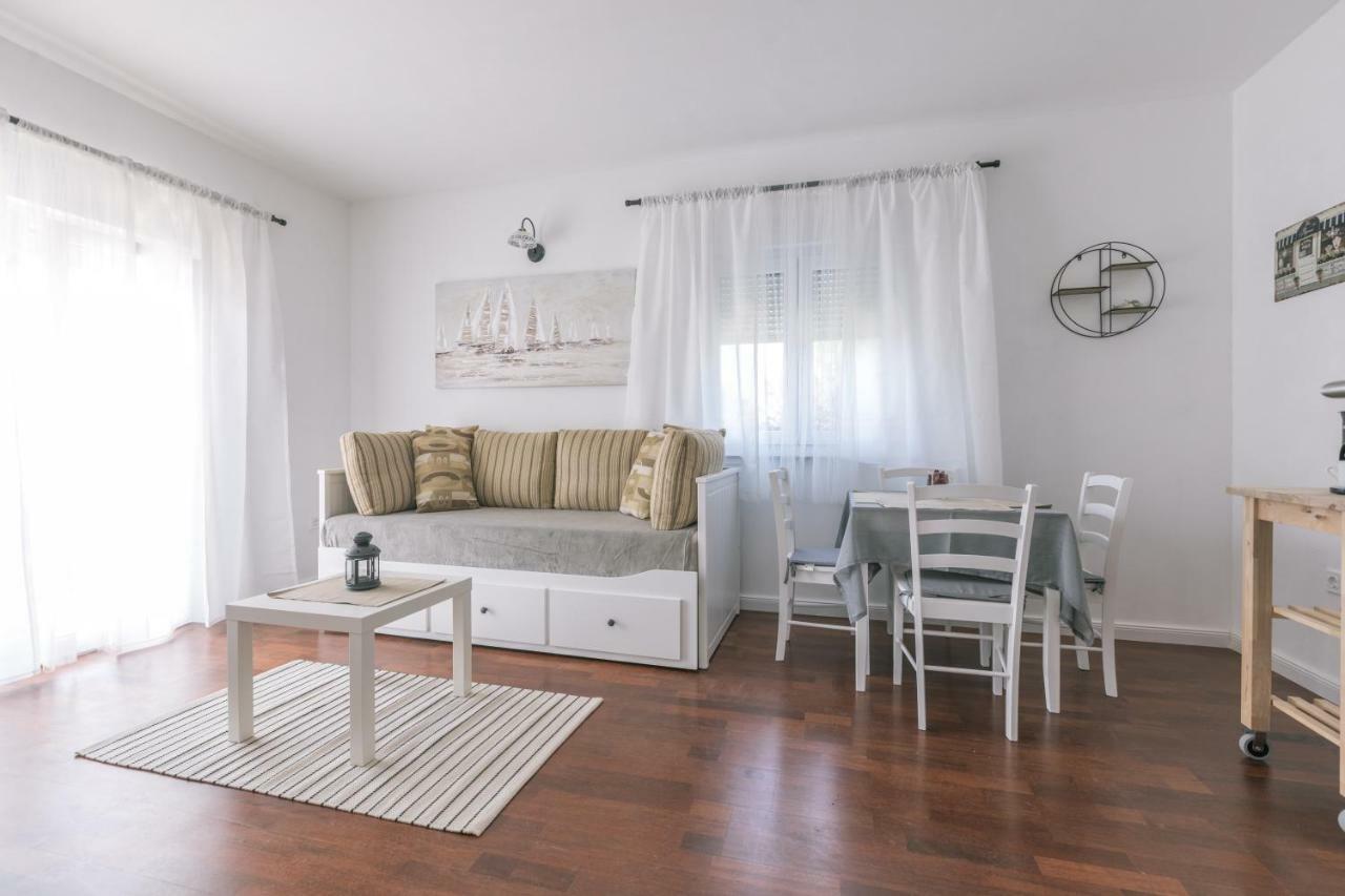 Hedon-Stone Apartment Стариград-Пакленица Екстериор снимка