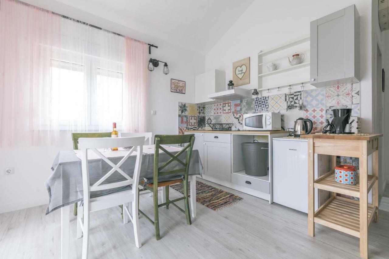 Hedon-Stone Apartment Стариград-Пакленица Екстериор снимка