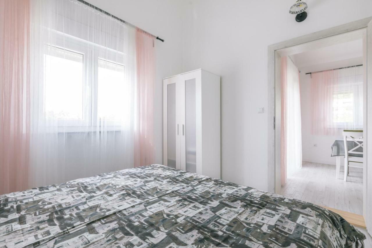 Hedon-Stone Apartment Стариград-Пакленица Екстериор снимка