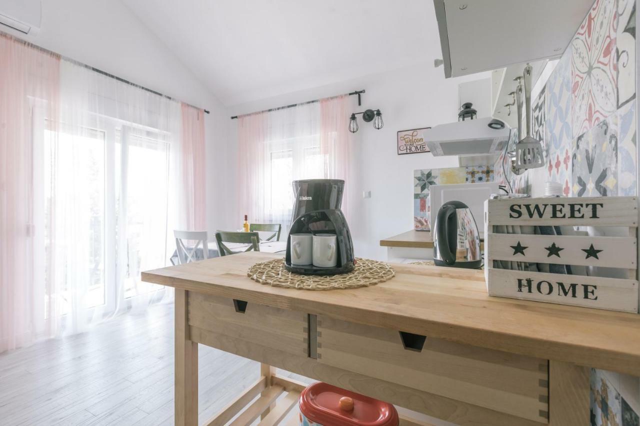 Hedon-Stone Apartment Стариград-Пакленица Екстериор снимка